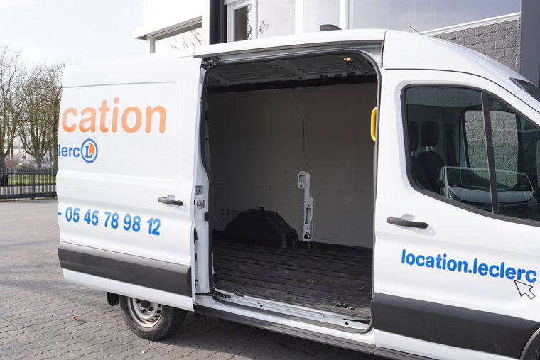 Vehicle Image 9