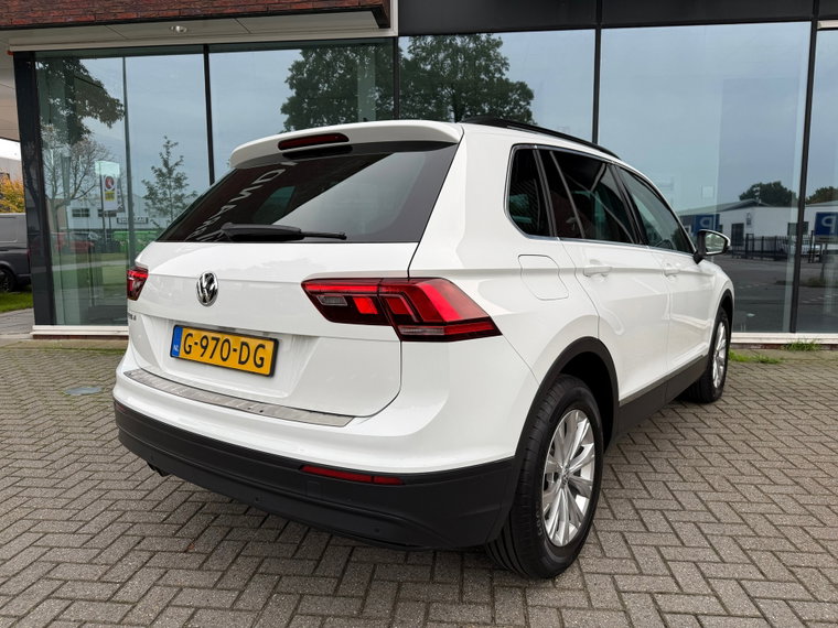 Vehicle Image 28