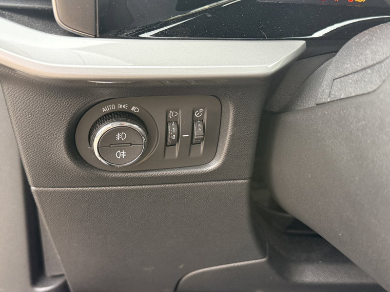 Vehicle Image 24
