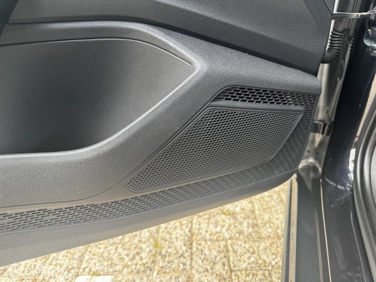 Vehicle Image 39
