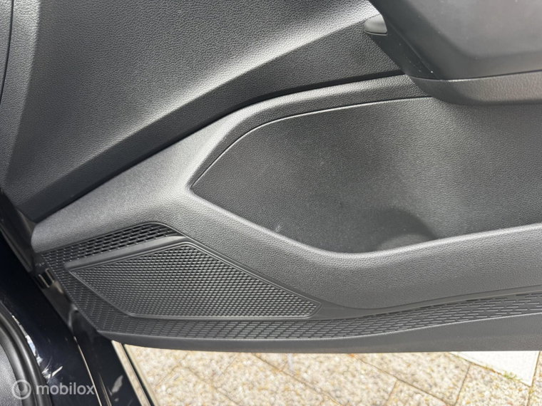 Vehicle Image 40