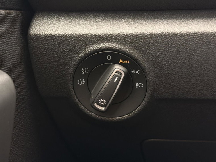 Vehicle Image 38