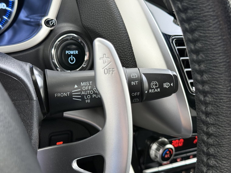 Vehicle Image 32