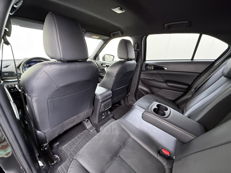 Vehicle Image 35
