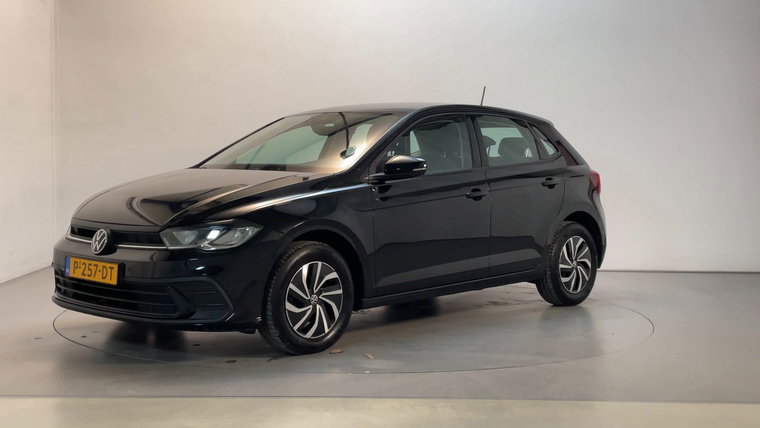 Vehicle Image 6