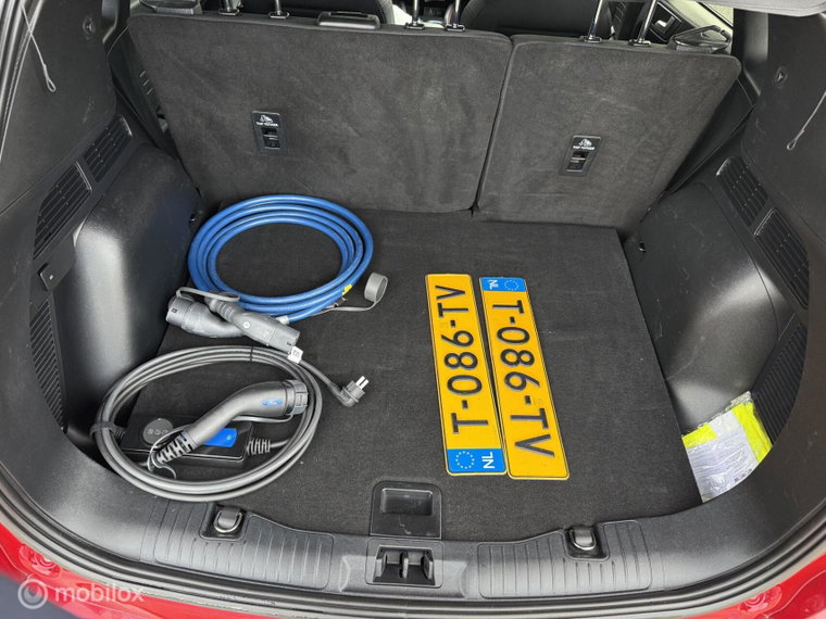 Vehicle Image 32