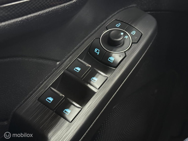 Vehicle Image 42