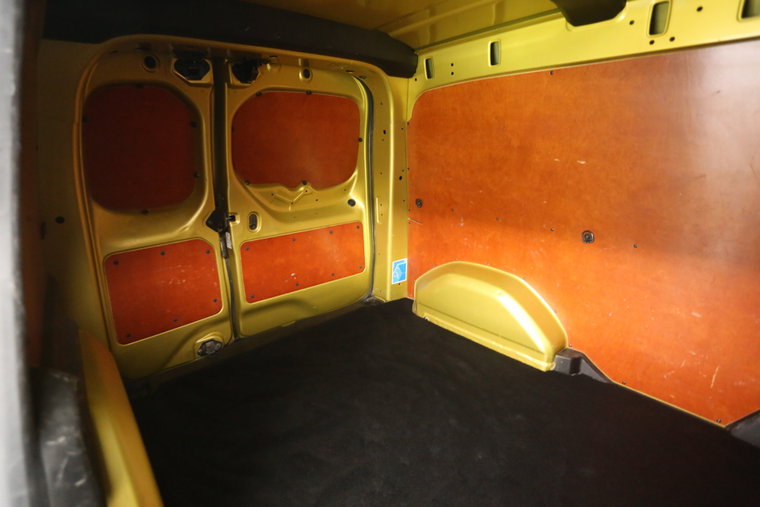 Vehicle Image 21