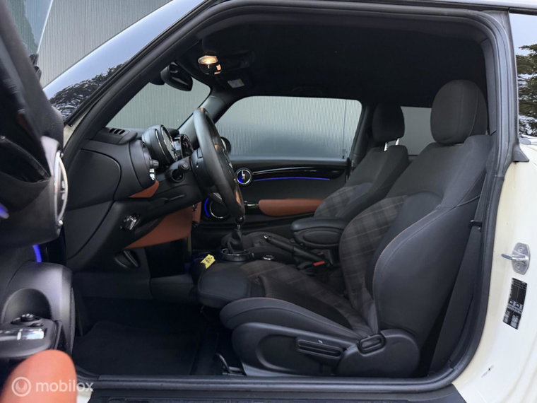 Vehicle Image 52