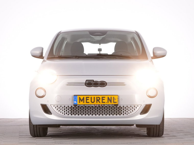 Vehicle Image 32