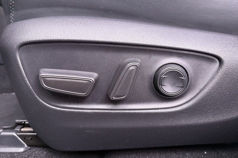 Vehicle Image 17