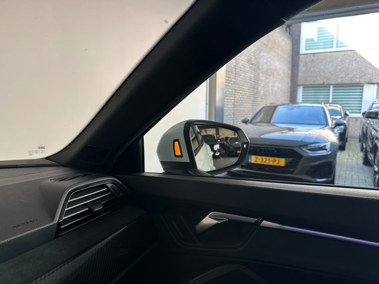 Vehicle Image 27