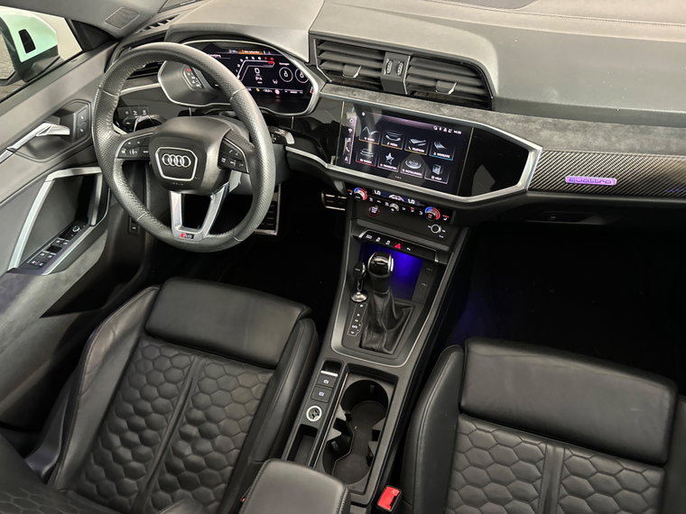 Vehicle Image 32
