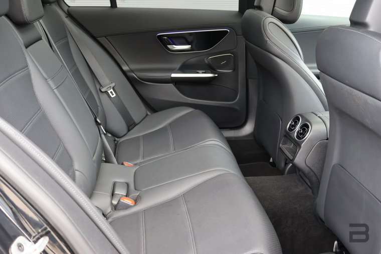 Vehicle Image 38