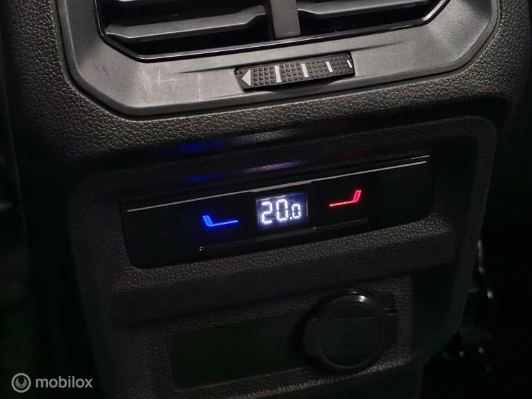 Vehicle Image 45