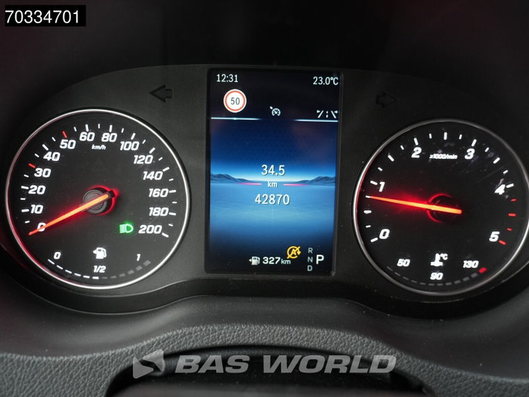 Vehicle Image 32
