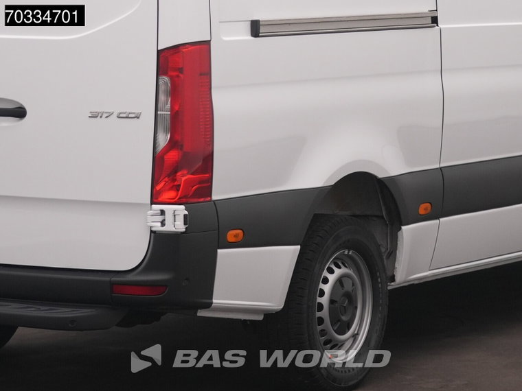 Vehicle Image 40