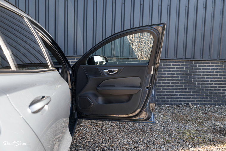 Vehicle Image 52