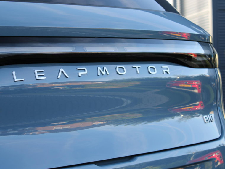 Vehicle Image 11