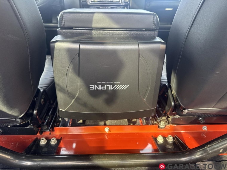 Vehicle Image 38
