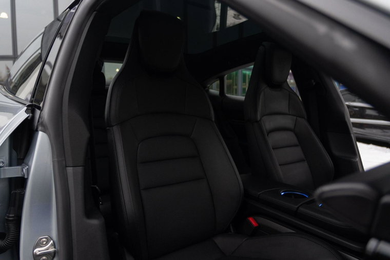 Vehicle Image 28