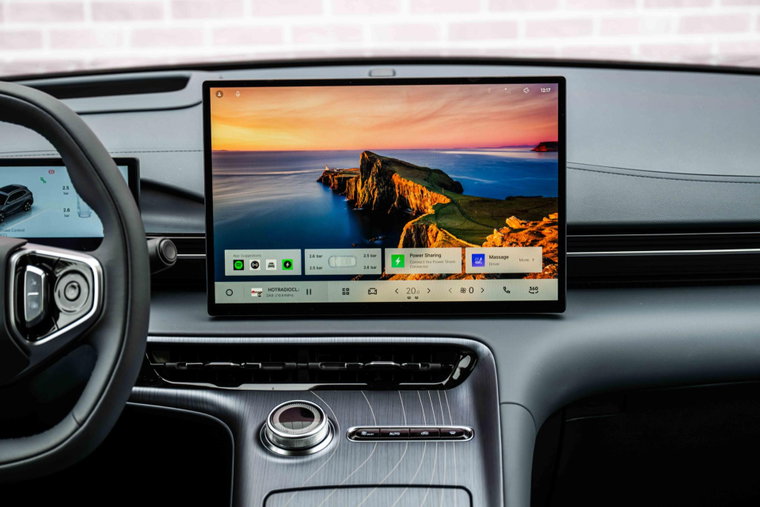 Vehicle Image 12