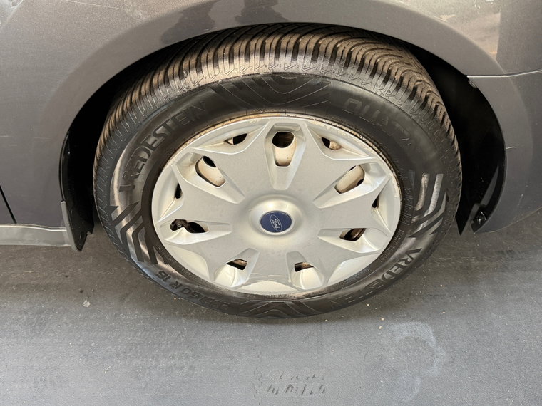 Vehicle Image 23