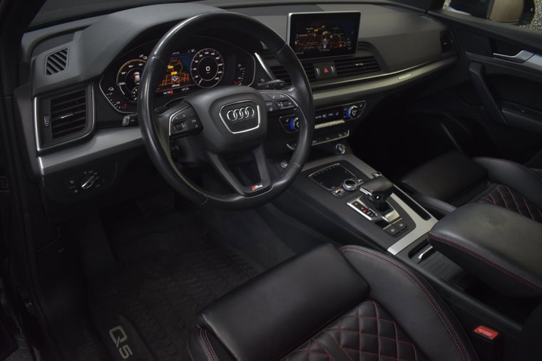 Vehicle Image 12
