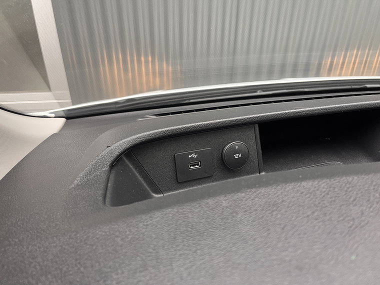 Vehicle Image 28