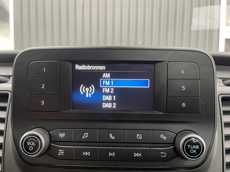 Vehicle Image 35