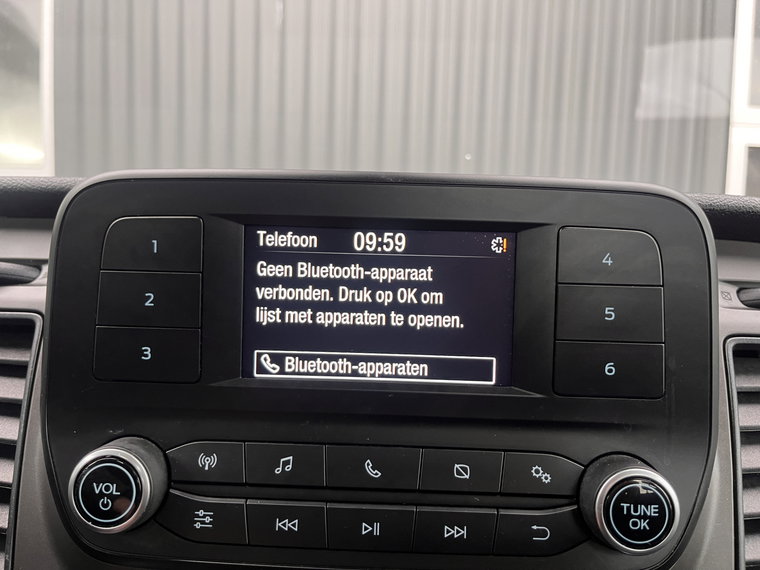 Vehicle Image 38