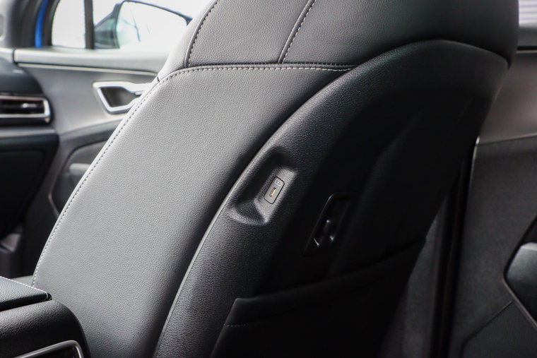 Vehicle Image 38
