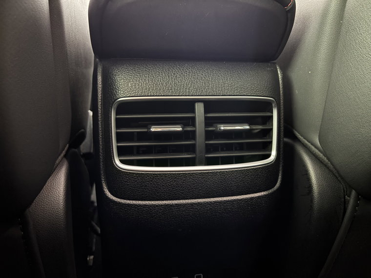 Vehicle Image 26