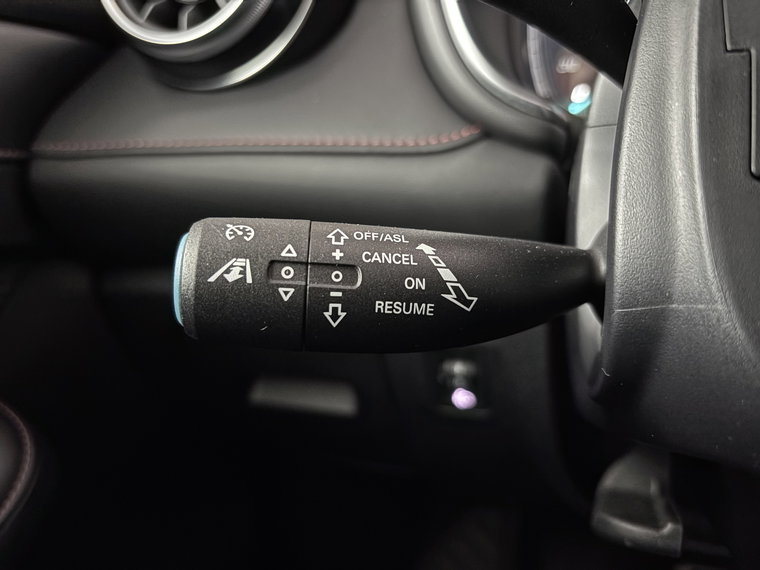 Vehicle Image 32