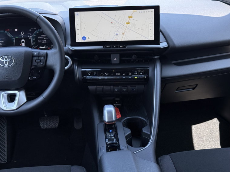 Vehicle Image 25