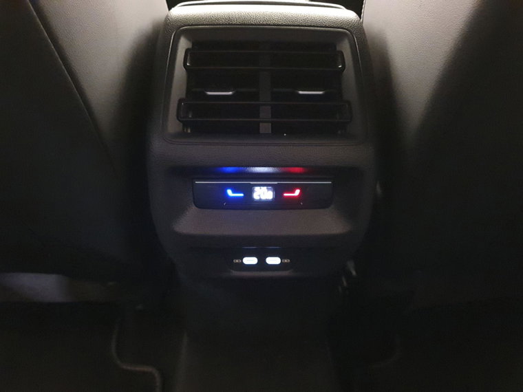 Vehicle Image 29