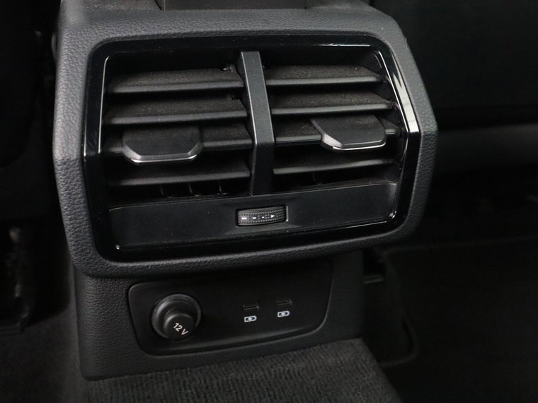 Vehicle Image 29