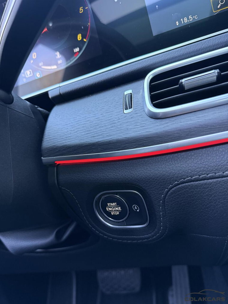 Vehicle Image 24