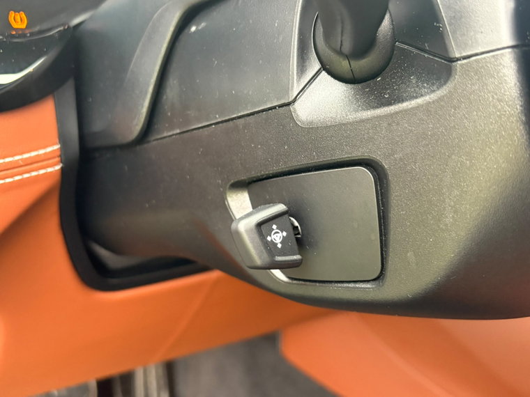 Vehicle Image 26