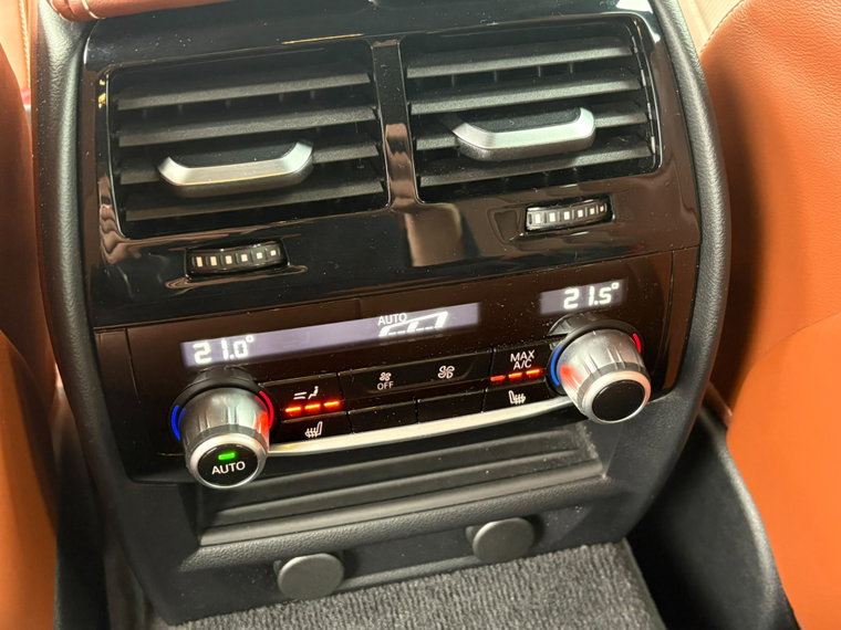 Vehicle Image 29