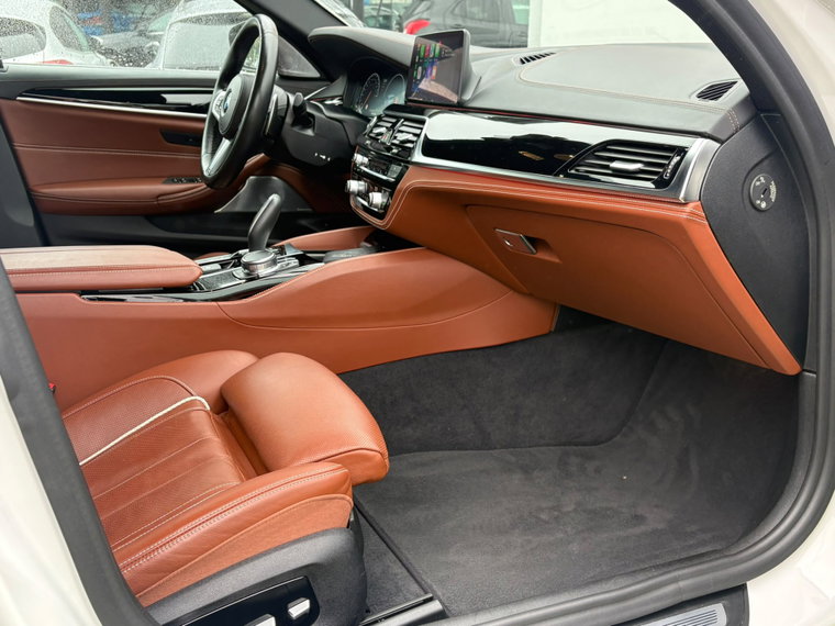 Vehicle Image 33