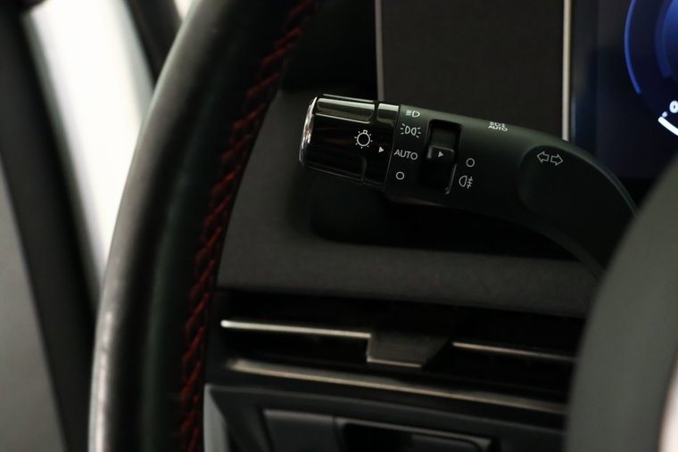 Vehicle Image 24
