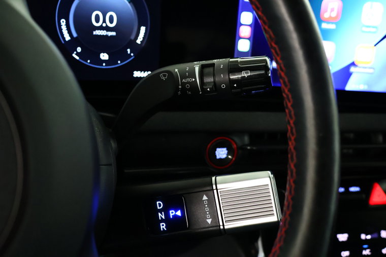 Vehicle Image 25