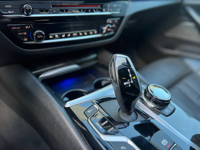 Vehicle Image 38