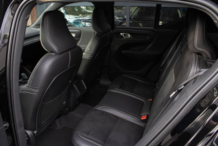 Vehicle Image 36
