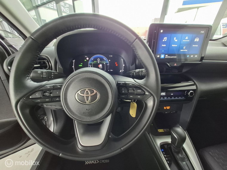 Vehicle Image 12