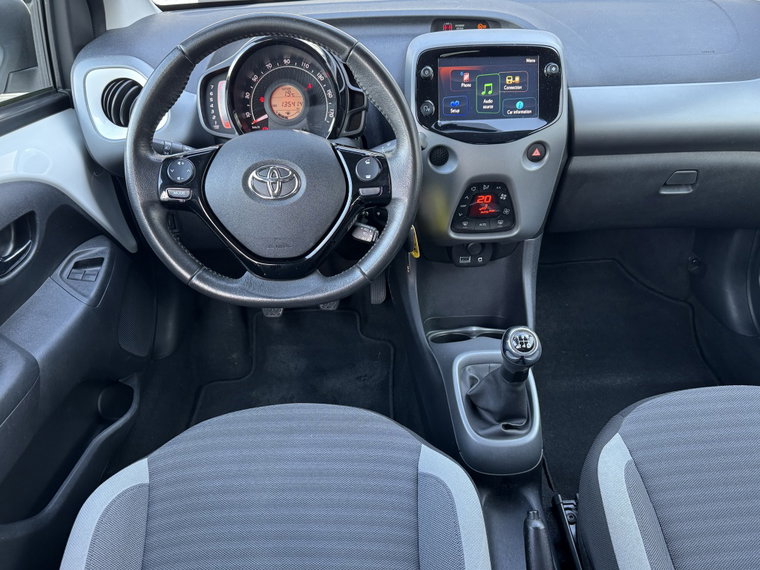 Vehicle Image 12
