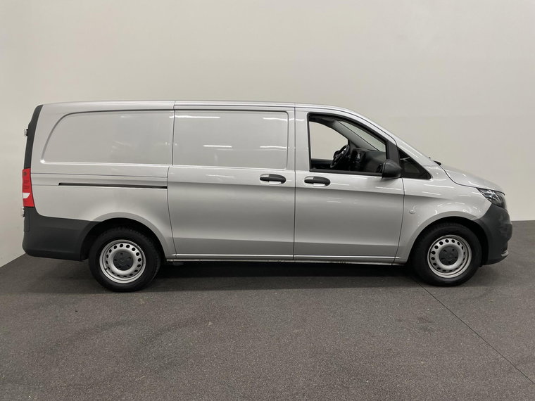 Vehicle Image 28
