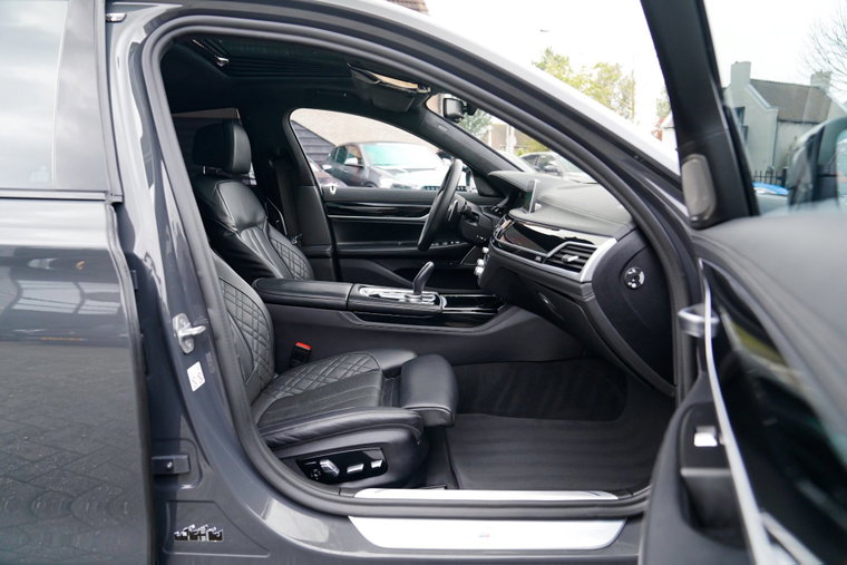 Vehicle Image 35