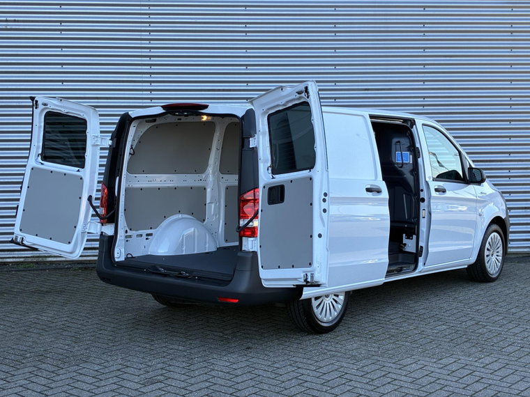 Vehicle Image 27